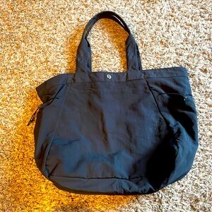 Lululemon tote bag